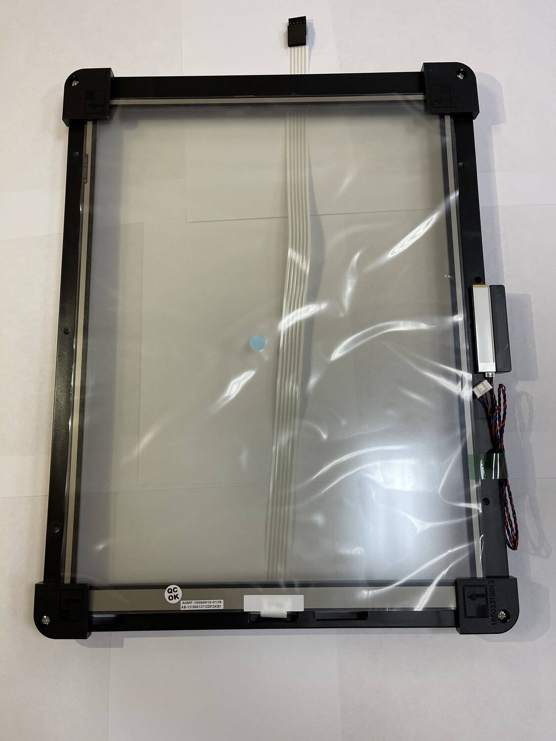 картинка Сенсорная панель в сборе с пластиковой рамой KS-xx15 (Не для безрамочных терминалов) от магазина ККМ.ЦЕНТР